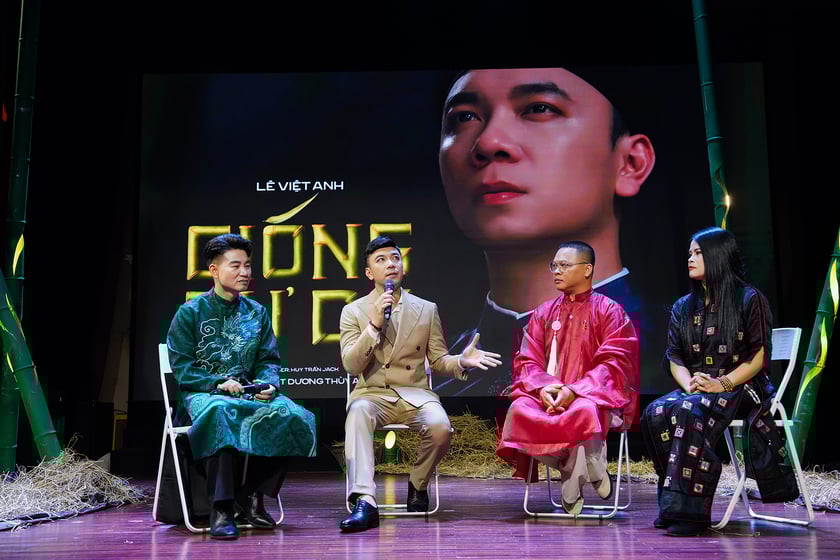 Ca sỹ Lê Việt Anh, Huy Trần Jack, Nghệ sỹ Ưu tú đàn nhị Dương Thuỳ Anh tại sự kiện ra mắt 