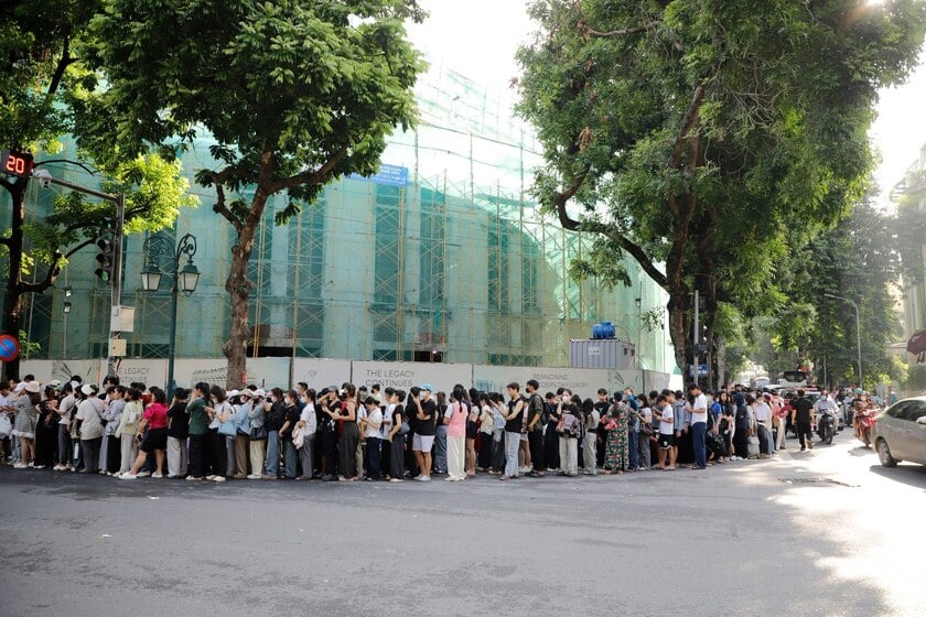 Vé được phát liên tục nhiều đợt trong 3 ngày nên cần lên kế hoạch đến nhận vé hợp lý, tránh tụ tập đông người cùng một lúc