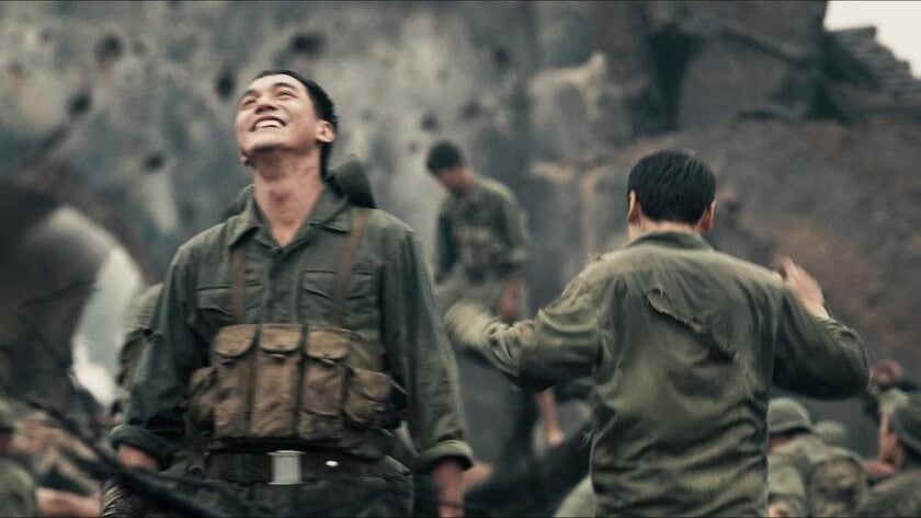 Bộ phim lấp lánh những nét đẹp của tình đồng đội, đồng chí, tình cảm thiêng liêng về gia đình, sự lãng mạn trong tình yêu đôi lứa