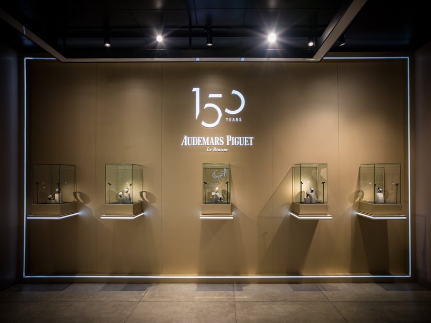 Khu vực trưng bày các mẫu đồng hồ mới ra mắt trong năm 2025 của Audemars Piguet