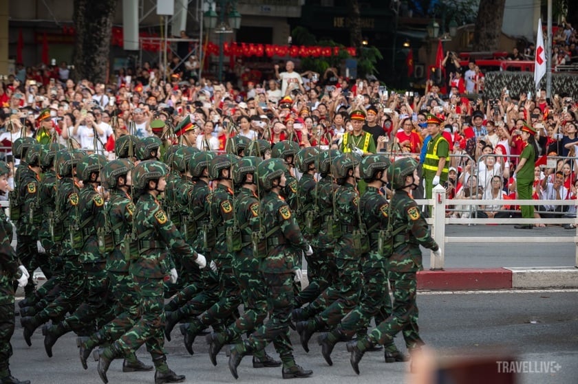 Khối nữ chiến sĩ Thông tin