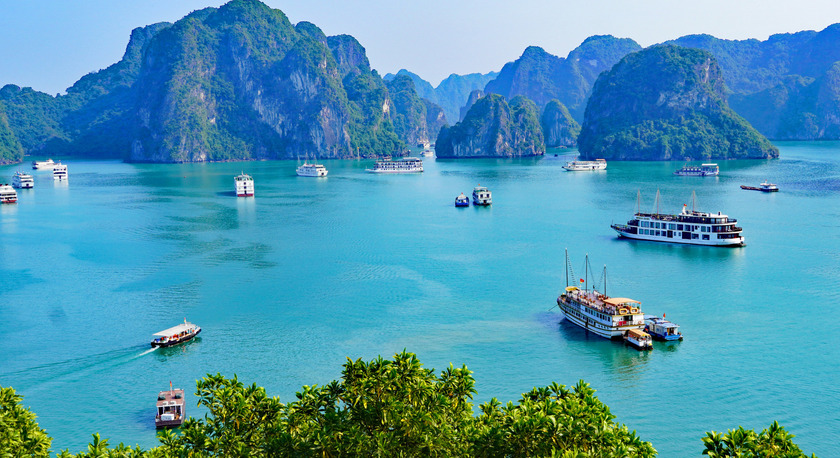 Hạ Long vẫn là điểm đến hấp dẫn nhờ sự kết hợp hài hòa giữa cảnh quan thiên nhiên kỳ vĩ và dịch vụ nghỉ dưỡng đa dạng