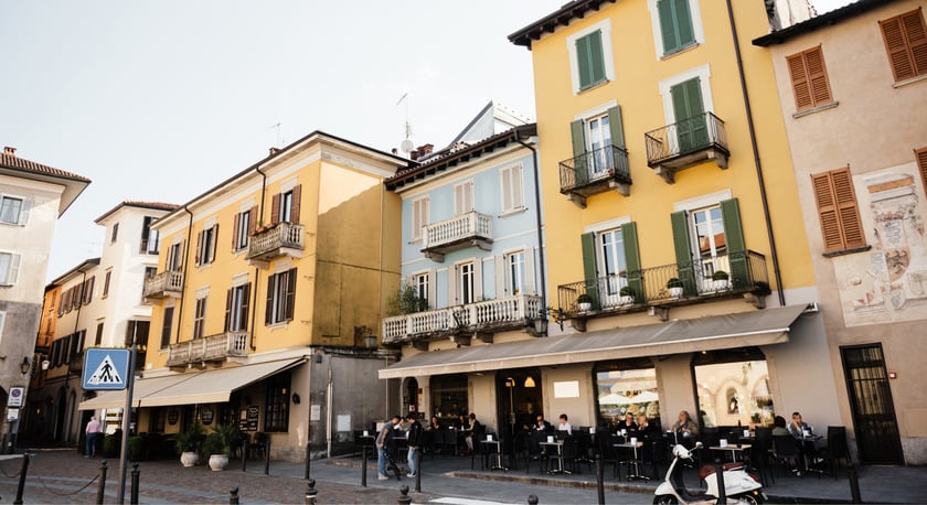 Nhiều du khách đến Italy bất ngờ khi bị từ chối phục vụ hoặc nhận lại những cái lắc đầu từ các barista bản địa nếu gọi một ly cà phê nhiều sữa vào buổi chiều