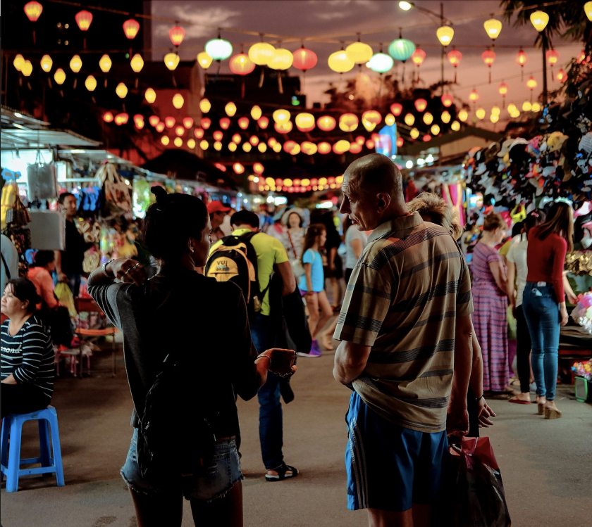 Du khách khám phá văn hoá, cuộc sống, ẩm thực tại Nha Trang