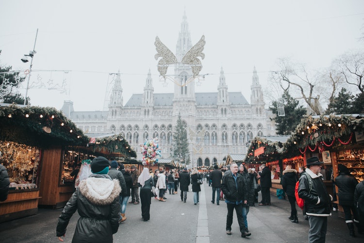 Vienna với những khu chợ Giáng sinh lấp lánh