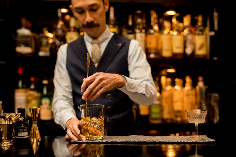 Rogerio Igarashi Vaz đồng sở hữu quầy bar nổi tiếng Tokyo’s Bar Trench