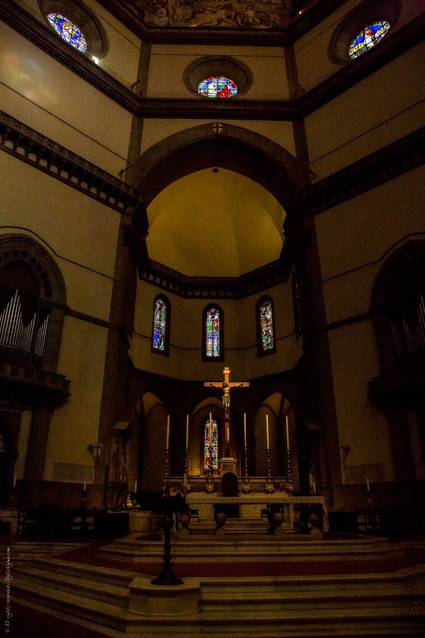 Inside-Cathedral-of-Saint-Mary-of-the-Flower