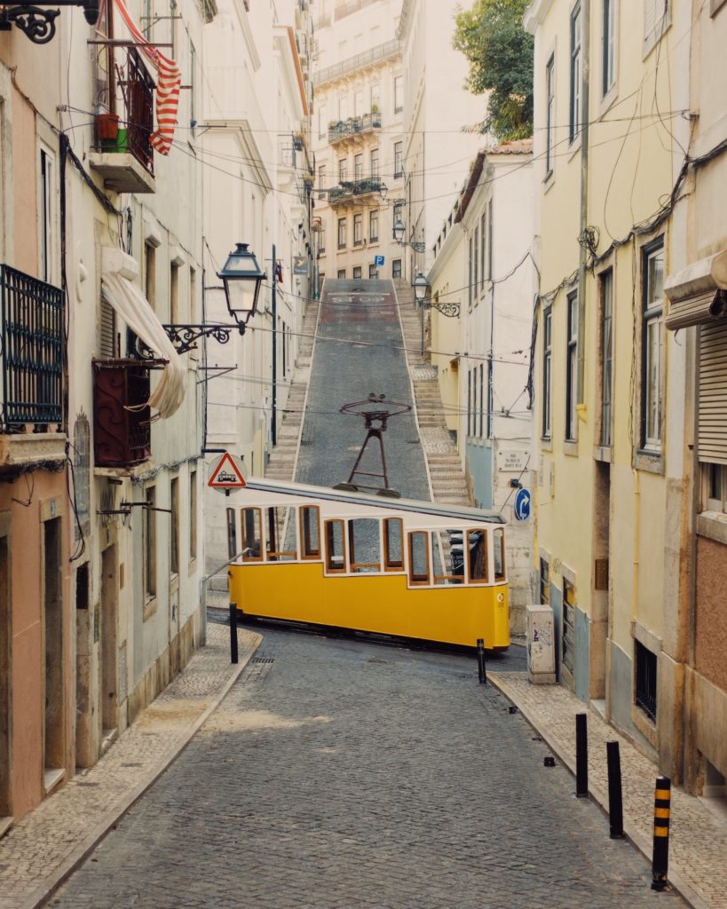 Tàu điện (Lisbon, Bồ Đào Nha)