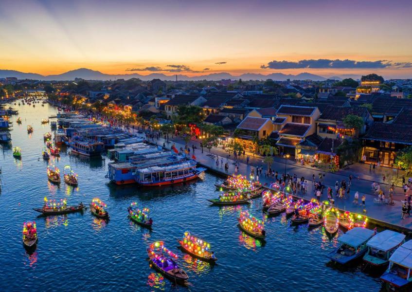 Việt Nam với rất nhiều điểm đến luôn là lựa chọn được nhiều du khách thế giới ưu ái