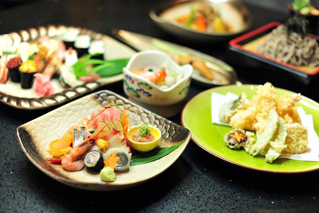Thưởng thức tiệc Giáng sinh đáng nhớ tại Nhà hàng Azuma