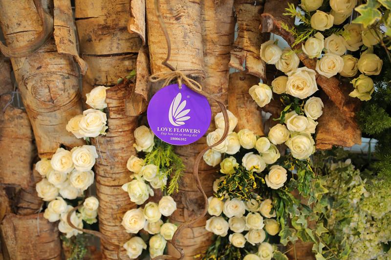Tràn ngập sắc màu thiên nhiên trong không gian hoa cưới nghệ thuật Love Flowers