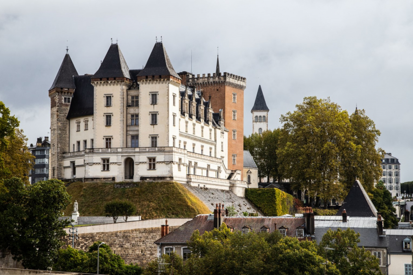 Lâu đài Château de Pau sừng sững theo năm tháng