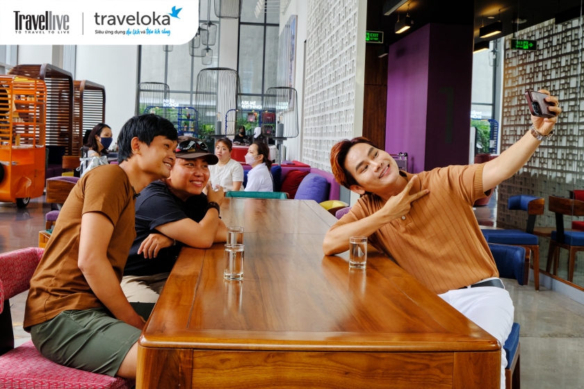 Travel blogger Hà Là Lạ, Tuân Cuồng Chân giao lưu trong chương trình Podcast Di-Dịch.