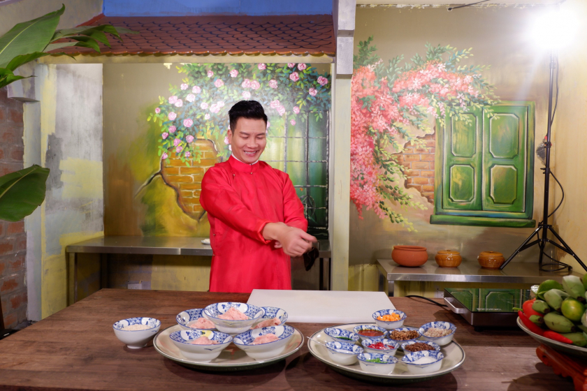 Đầu bếp Nguyễn Phương Hải, chuyên gia phục dựng món ăn thuần hương vị Việt xưa.