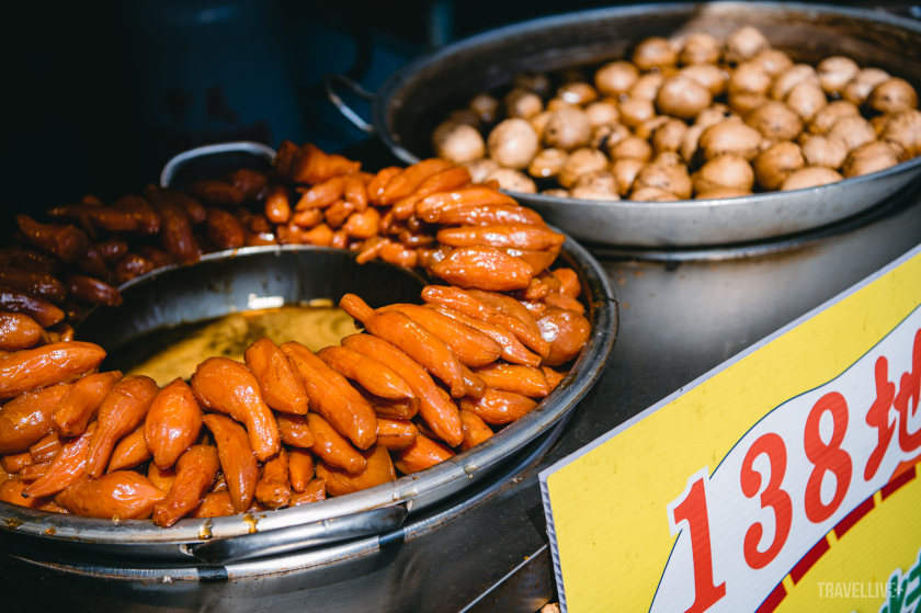 Khi đến Lukang, không thể bỏ qua các món ăn đường phố hấp dẫn.