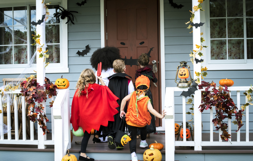 Trick or Treatment là trò chơi yêu thích của trẻ em trong mỗi dịp Halloween. - Ảnh: Internet