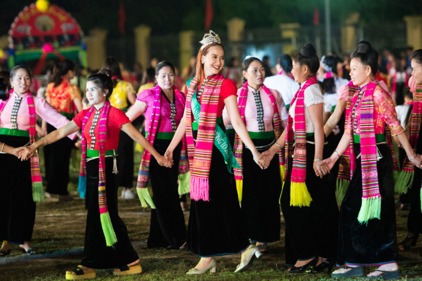 Vào năm 2013, xòe Thái đã được Bộ Văn hóa, Thể thao và Du lịch công nhận là Di sản văn hóa phi vật thể cấp quốc gia. - Ảnh: Internet