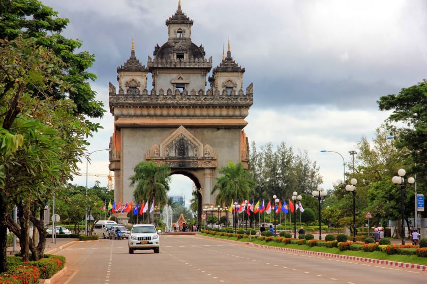 Khải hoàn môn Patuxai (Vientiane) là một địa điểm thu hút nhiều khách du lịch đến Lào. - Ảnh: Internet