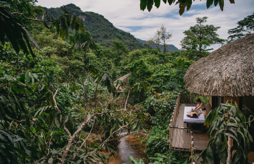 Du khách có xu hướng đến nghỉ dưỡng tại các khu nghỉ gần gũi với thiên nhiên. Ảnh: Avana Retreat