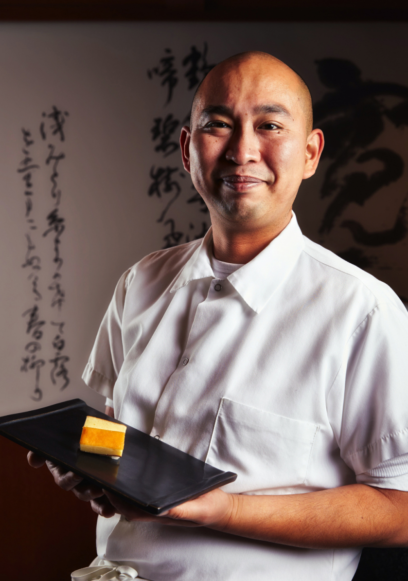 Đầu bếp Daisuke Nakazawa và miếng tamago sushi