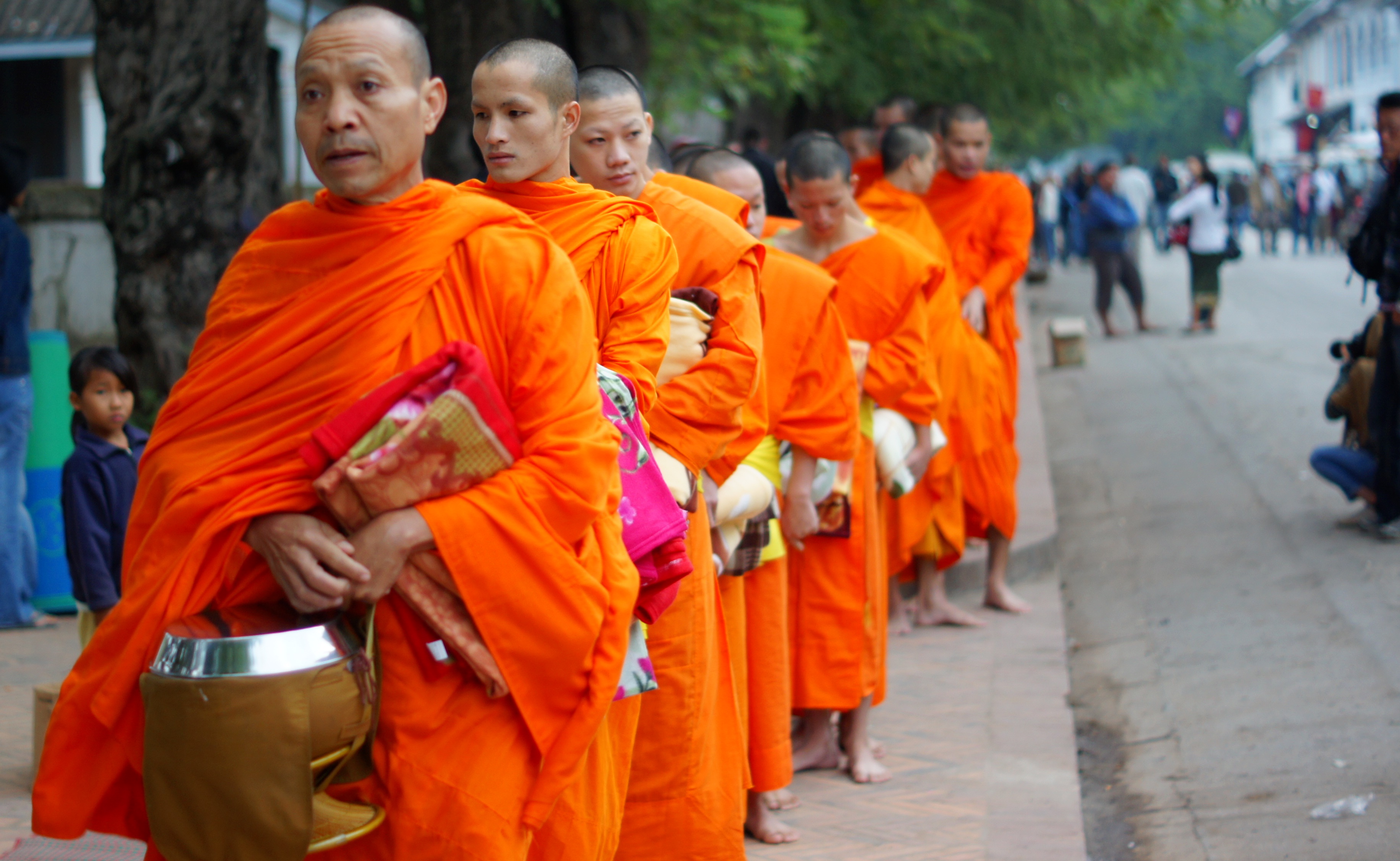 Luang Prabang, một sớm mai trên đất Phật