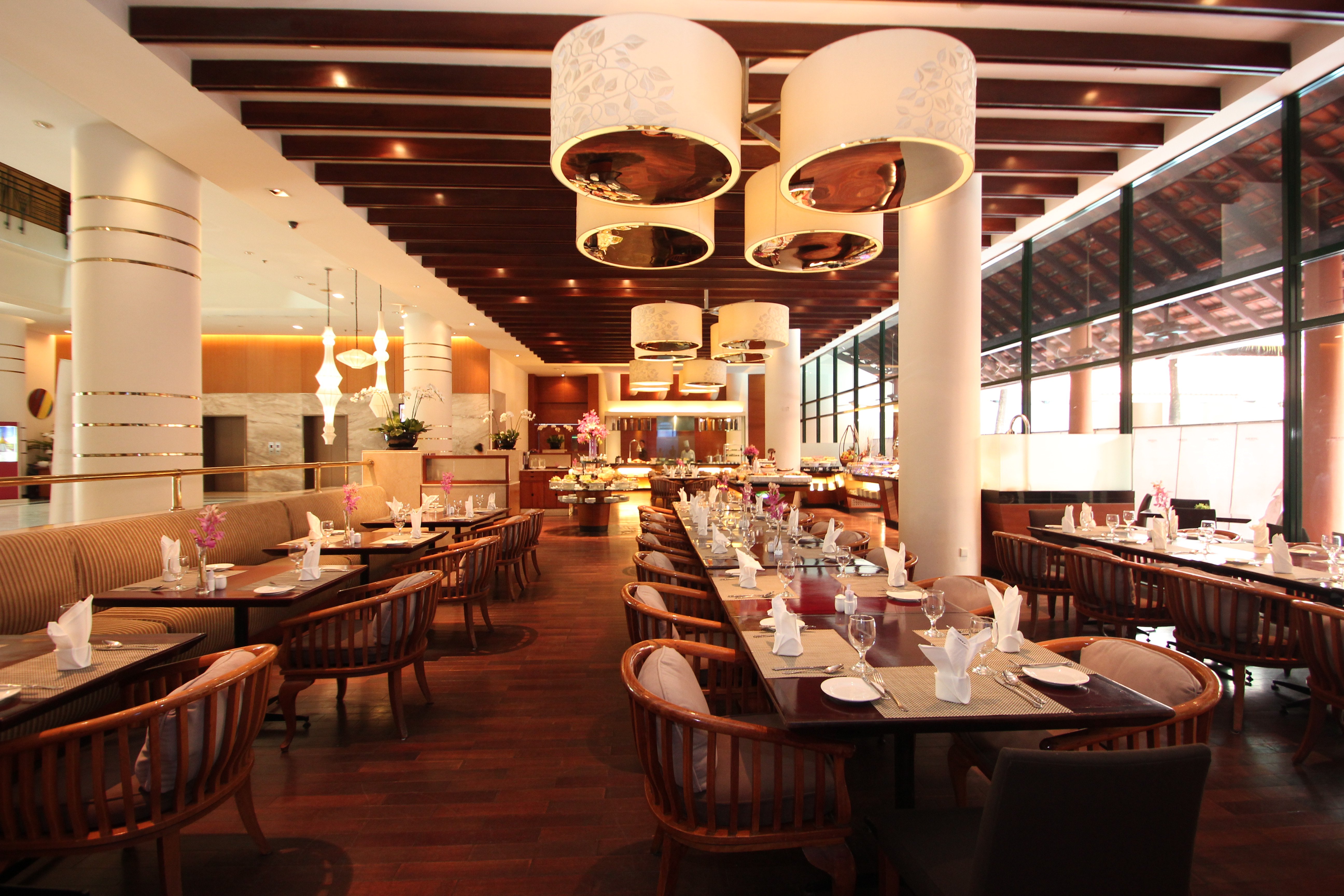 Ưu đãi buffet ngày 8/3 tại ParkRoyal SG