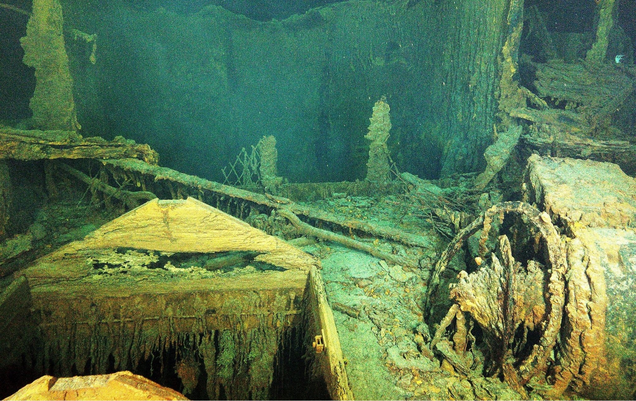 Bỏ gần 6 tỷ để tận mắt chiêm ngưỡng xác tàu Titanic huyền thoại