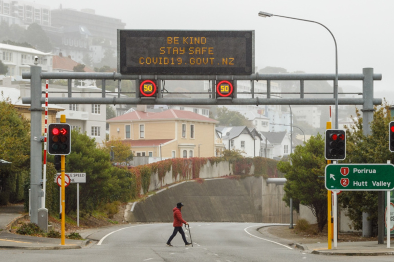 Đường cao tốc vắng tanh trong thời gian phong toả toàn quốc tại Wellington, New Zealand vào tháng 4 năm 2020 - Ảnh: Anadolu/Mike Clare