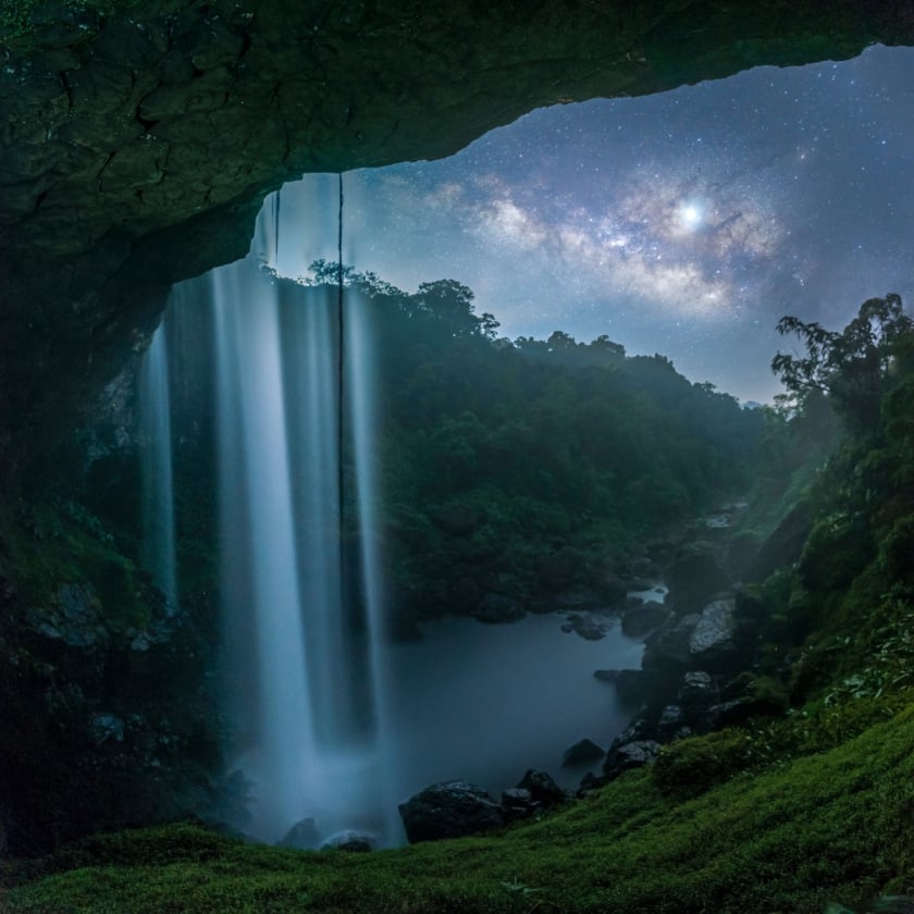 Tác phẩm chụp dải ngân hà từ hầm thác Hang Én