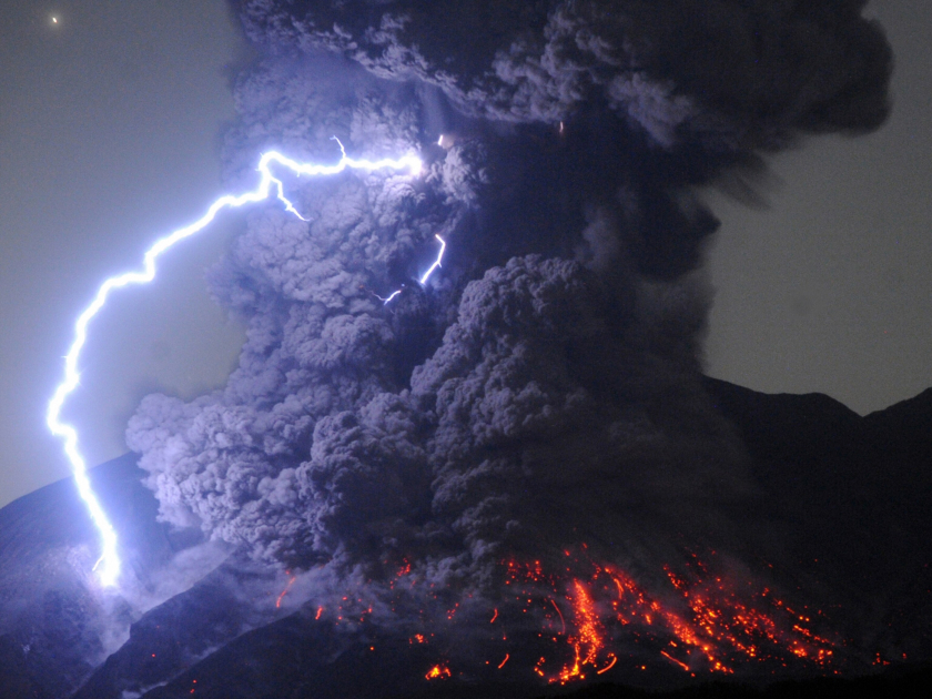 Núi lửa Sakurajima - Ảnh: The Asahi Shimbun, Getty Images
