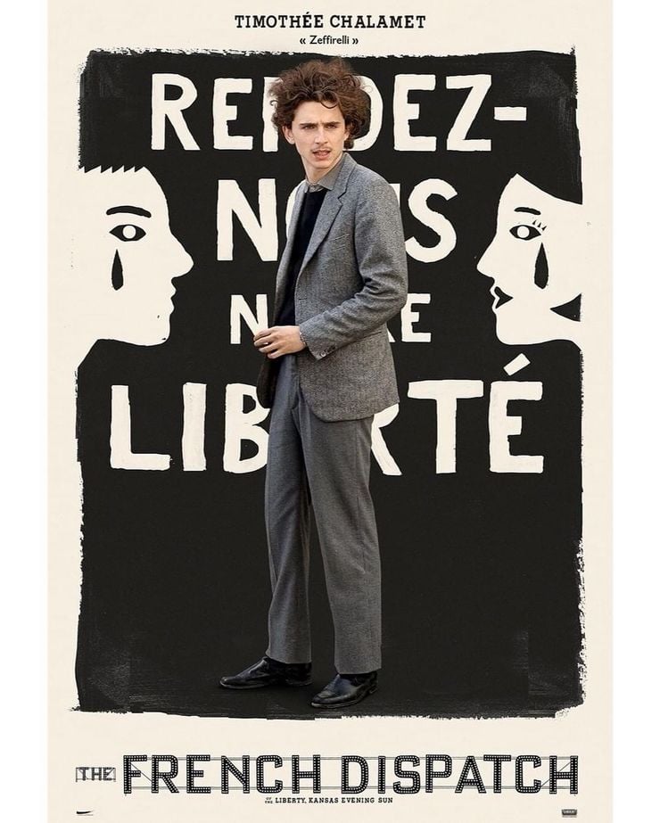 Timothée Chalamet trong vai một sinh viên cách mạng, và poster của anh trông rất giống những áp-phích chính trị từng được nhóm sinh viên Cách mạng Pháp sử dụng ngoài đời vào tháng 5/1968