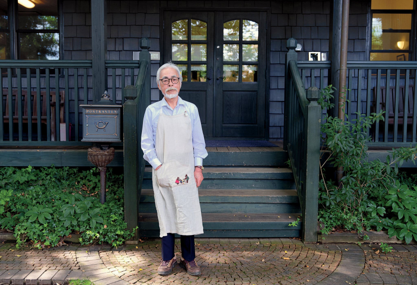 Hayao Miyazaki bên ngoài căn nhà gần Studio Ghibli, ngày 4/10/2021 - Ảnh: Takahiro Kaneyama