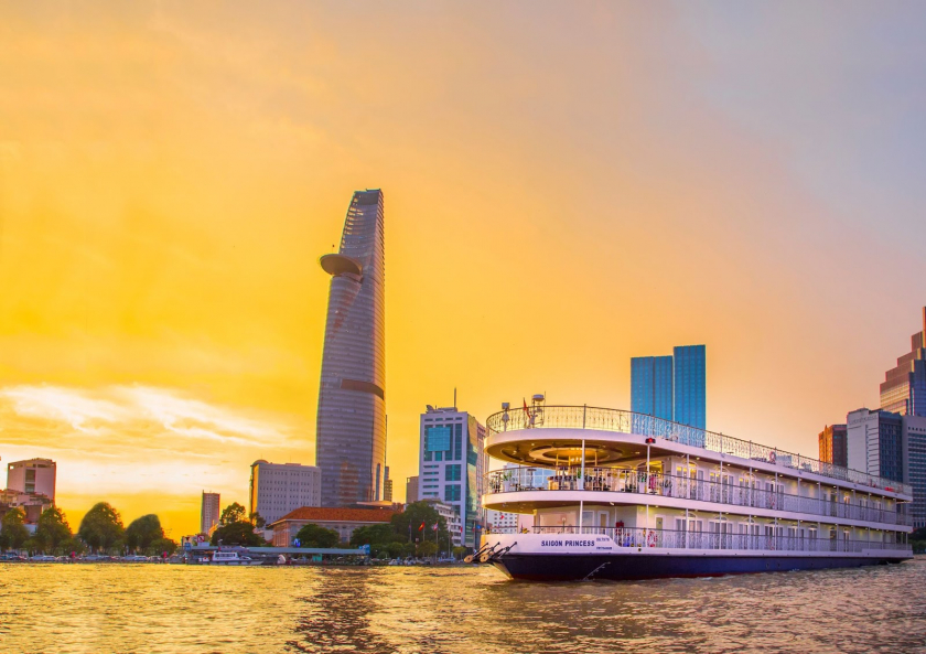 Du thuyền trên sông Sài Gòn - Ảnh: Internet