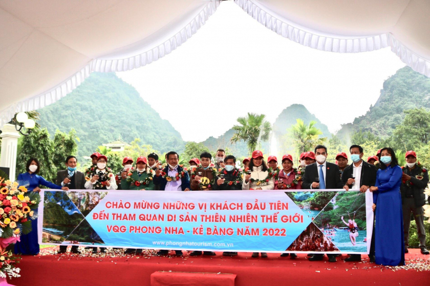 Tỉnh Quảng Bình tổ chức đón đoàn du khách đầu tiên đến tham quan động Phong Nha - Kẻ Bàng đầu năm 2022 - Ảnh: Internet