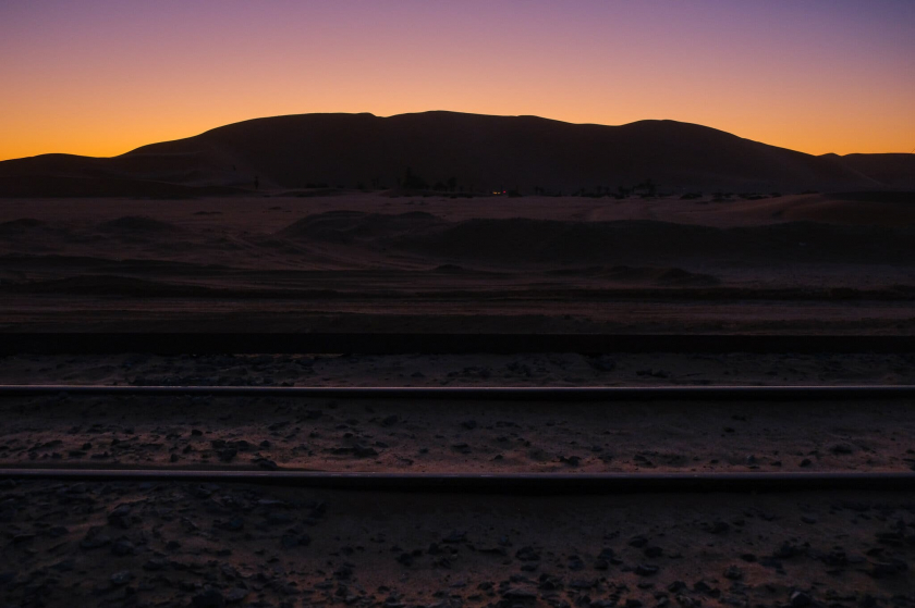 Cồn cát 7 trên sa mạc lâu đời nhất thế giới vào lúc hoàng hôn. Được đo ở độ cao hơn 382 m, đây là cồn cát cao nhất ở Namibia.
