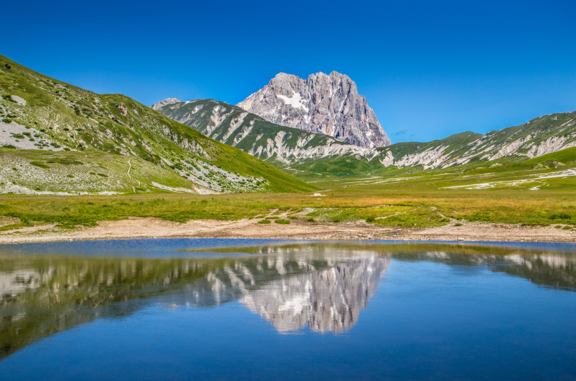 Một khu vực núi Apennines (Ý) - Ảnh: PeakVisor