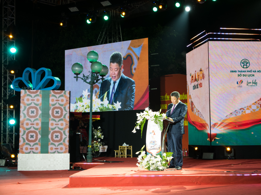 Lãnh đạo UBND thành phố Hà Nội phát biểu tại lễ Khai mạc Quà tặng Du lịch Hà Nội 2022