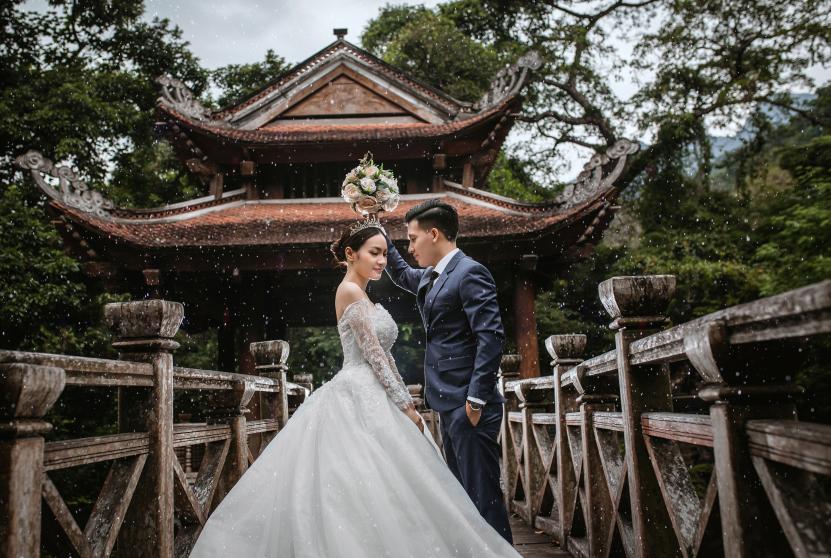 Một bộ ảnh cưới được Juliett Bridal thực hiện tại MGallery Yên Tử nhờ sự kết nối của tạp chí Travellive