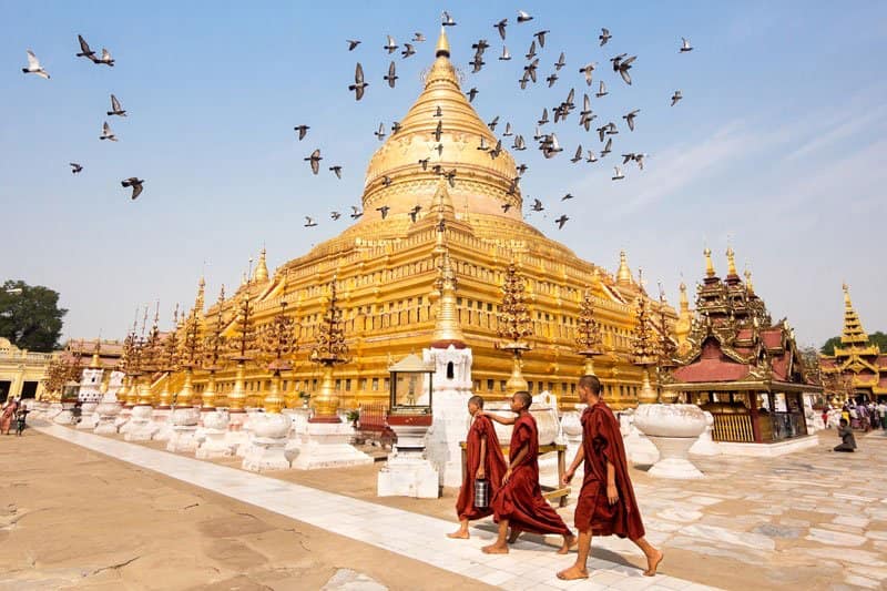 Chùa Shwedagon còn được gọi là Chùa Vàng, tọa lạc tại Yangon. Ngồi chùa này được xem là biểu tượng của Myanmar và là một trong những kỳ quan của thế giới. (Ảnh: Bùi Ngọc Mai)