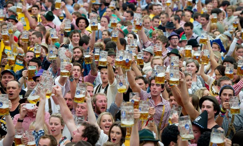 Lễ hội bia là một yếu tố kinh tế quan trọng không chỉ đối với thành phố Munich, mà đối với tất cả bang Bayern.