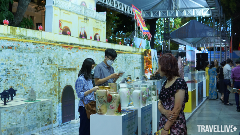 Lễ hội du lịch Hà Nội năm 2022 thu hút nhiều khách tham dự