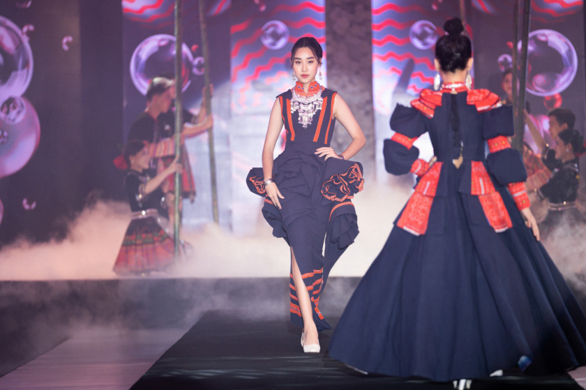 Tại Vietnam International Fashion Tour, thời trang sẽ quảng bá du lịch, truyền tải văn hóa. Ngược lại, cảnh quan thiên nhiên và nét đẹp văn hóa truyền thống sẽ là chất xúc tác cho thời trang thăng hoa