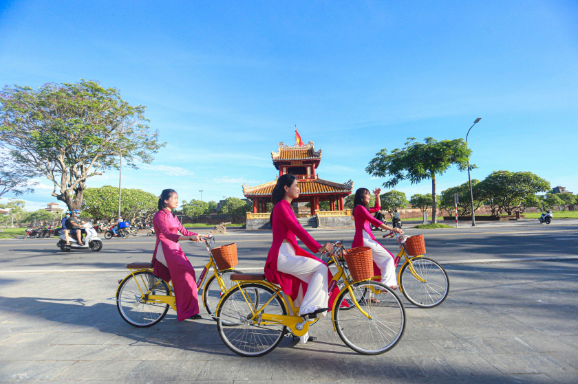 Thừa Thiên Huế khai trương hệ thống xe đạp chia sẻ công cộng. Ảnh: Lê Hoài Nhân