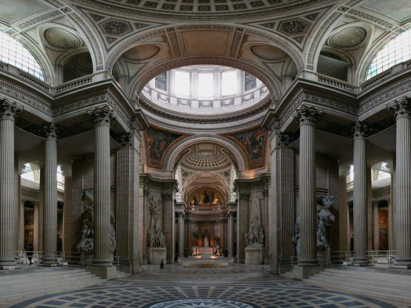 Bên trong đền Pantheon