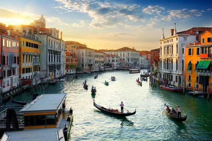 Venice là một trong những thành phố có nhiều biệt danh nhất trên thế giới. Ảnh: Around Italy