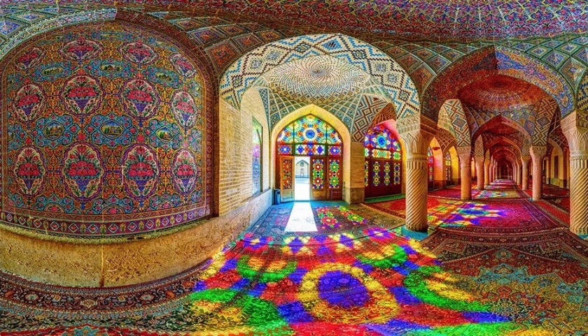Nhà thờ Hồi giáo Nasir al Mulk có không gian vô cùng ảo diệu