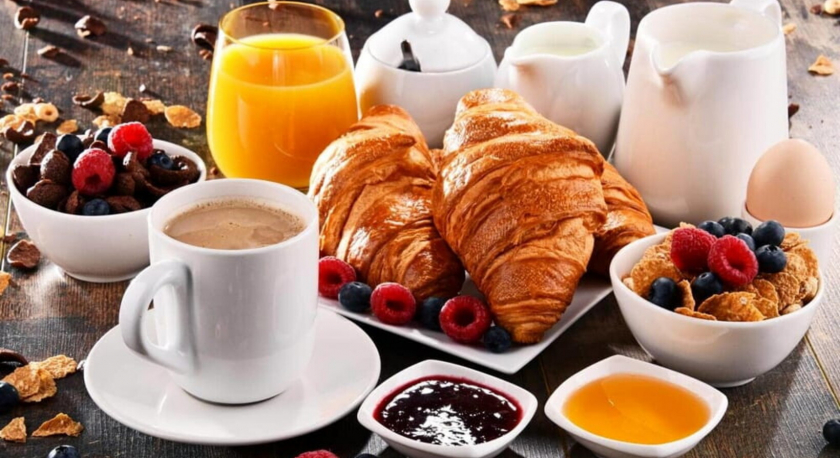 Bữa sáng tại Ý được xem là siêu tối giản, khi đa phần họ sẽ chỉ ăn bánh và uống cà phê