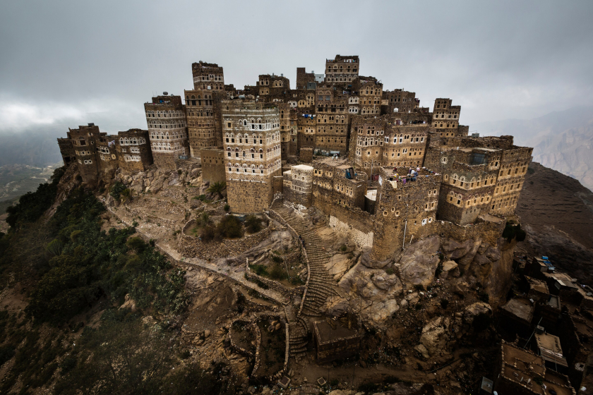 Ảnh chụp từ trên không của ngôi làng Al Hajjarah, trên Dãy núi Haraz của Yemen