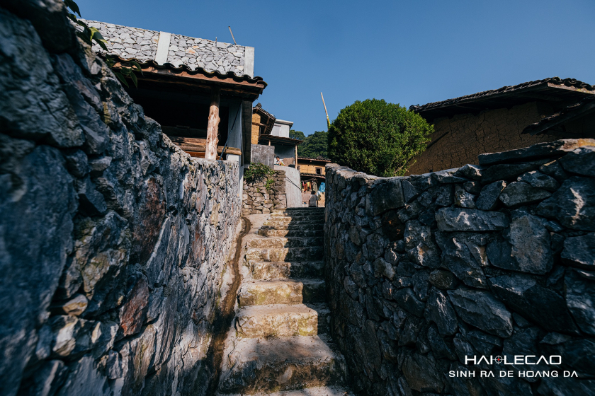 Những bức tường đá luôn là đặc trưng bản sắc của người dân Hà Giang