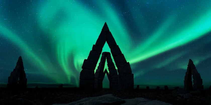 Tác phẩm Arctic Henge: Cực quang ở phía bắc của Iceland.